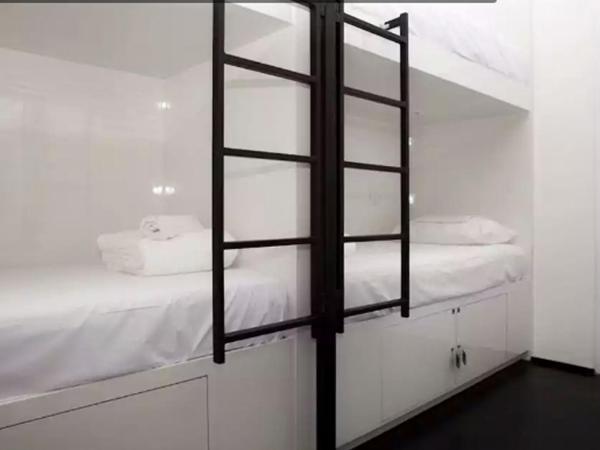 HBB Hostel - Vila Madalena : photo 1 de la chambre lit dans dortoir de 8 lits 