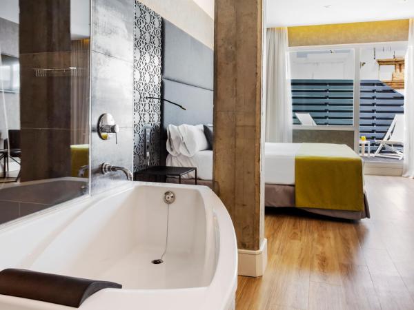 Catalonia Giralda : photo 2 de la chambre chambre supérieure avec terrasse