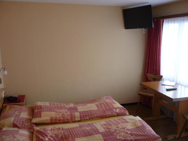 Hotel Europa Guest House : photo 3 de la chambre chambre double avec balcon