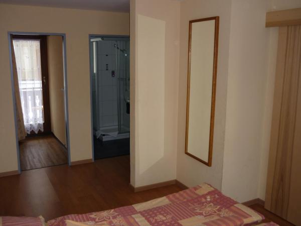 Hotel Europa Guest House : photo 4 de la chambre chambre familiale
