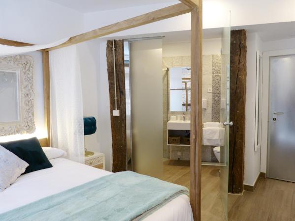 Pensión Lo Bilbao : photo 3 de la chambre chambre double deluxe avec balcon