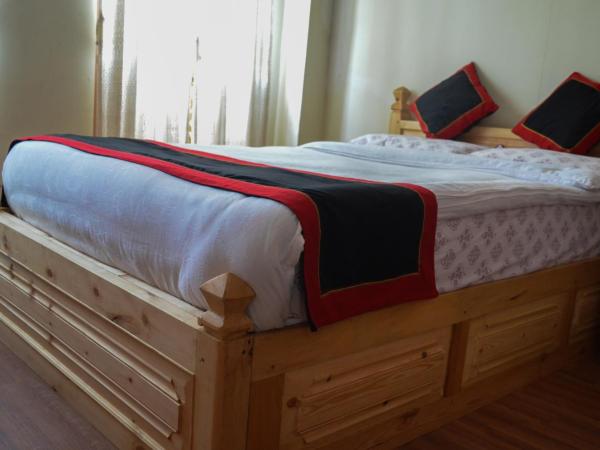 Newa Home : photo 2 de la chambre chambre double ou lits jumeaux avec salle de bains