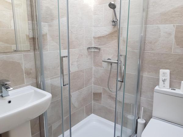 18 Craigmillar Park : photo 5 de la chambre chambre double avec douche