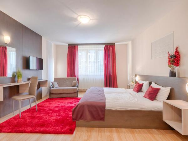 Triple M Hotel : photo 3 de la chambre chambre double deluxe avec lit d'appoint