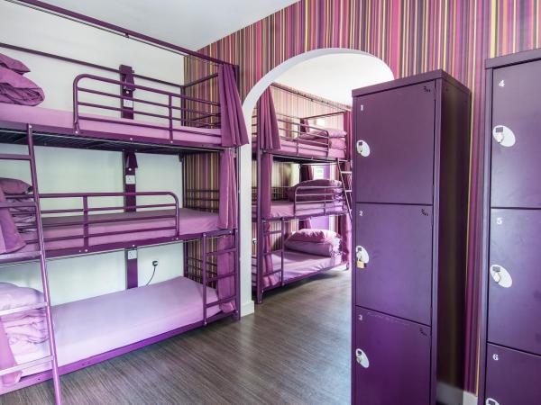 Safestay London Kensington Holland Park : photo 2 de la chambre lit dans dortoir mixte de 15 lits avec salle de bains commune