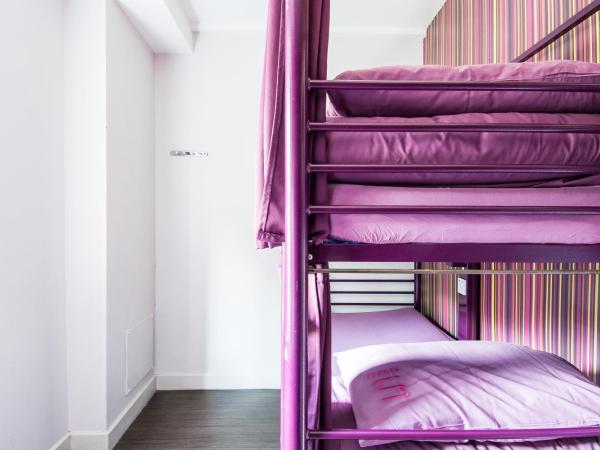 Safestay London Kensington Holland Park : photo 1 de la chambre lit dans dortoir mixte 6 lits avec salle de bains commune
