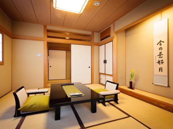 Kyoto Ryokan Kinoe : photo 4 de la chambre chambre de style japonais avec 8 tatamis et salle de bains privative