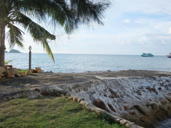 Chokdee Resort : photo 8 de la chambre chambre quadruple - vue sur mer