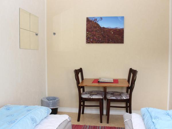 STF Östersund Ledkrysset : photo 4 de la chambre chambre double avec salle de bains commune