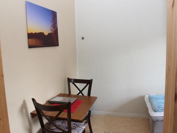 STF Östersund Ledkrysset : photo 1 de la chambre chambre double avec salle de bains commune