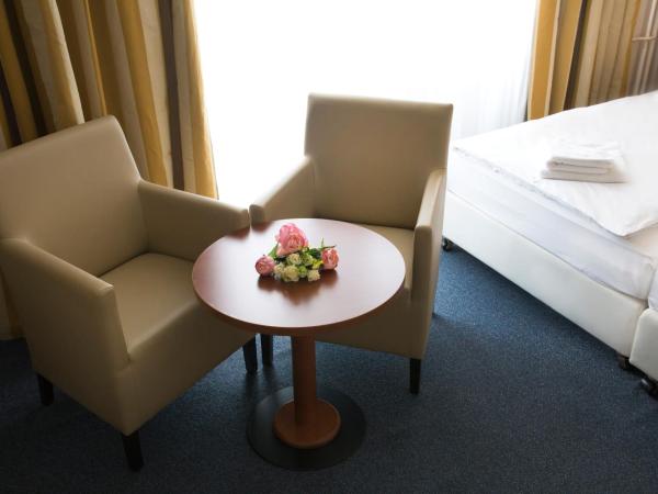 Hotel Marttel : photo 4 de la chambre chambre double ou lits jumeaux