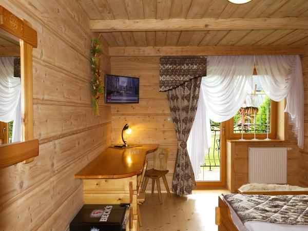 Pensjonat u Ani : photo 10 de la chambre chambre double deluxe avec balcon et vue sur le jardin