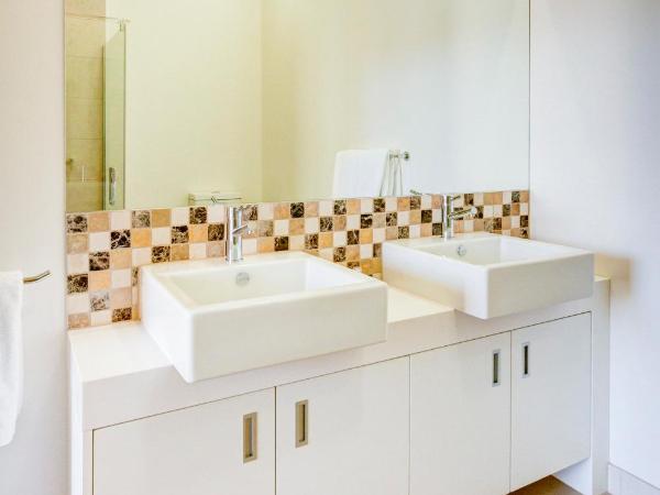 Mantra Charles Hotel : photo 5 de la chambre appartement 1 chambre avec baignoire spa