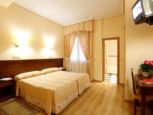 Hostal Silserranos : photo 7 de la chambre chambre double ou lits jumeaux