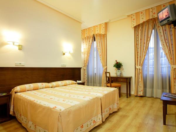 Hostal Silserranos : photo 5 de la chambre chambre triple