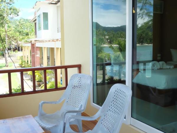 Chokdee Resort : photo 2 de la chambre chambre quadruple - vue sur mer