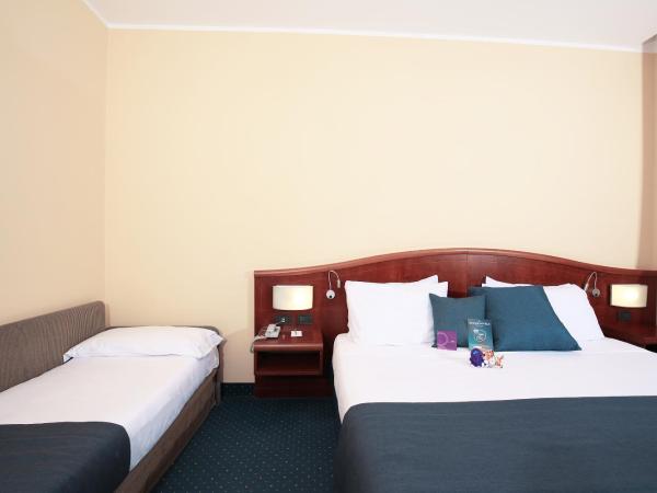 Mercure Genova San Biagio : photo 5 de la chambre chambre triple standard