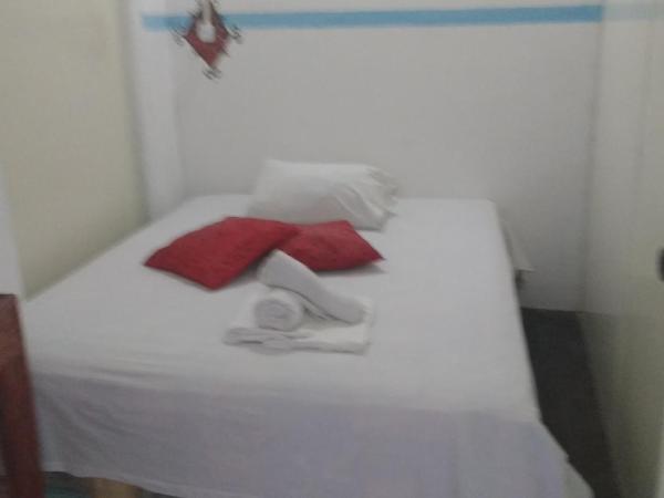 Hostel Torre Bahia-Familia : photo 7 de la chambre chambre double standard avec salle de bains commune