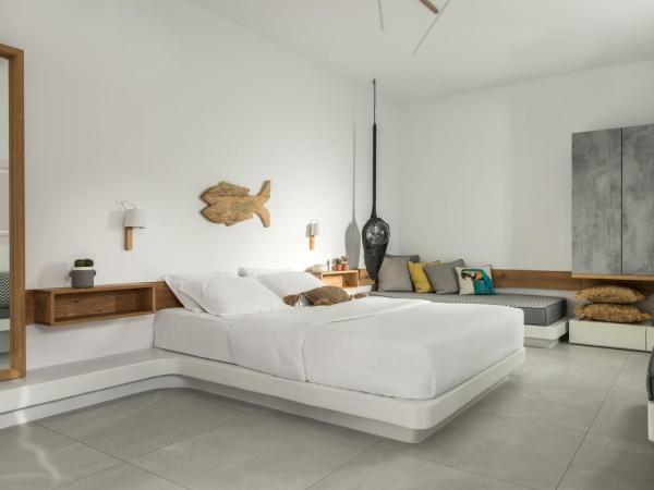 A Hotel Mykonos : photo 1 de la chambre suite familiale