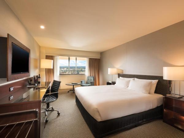 Stamford Plaza Adelaide : photo 2 de la chambre chambre lit king-size deluxe - vue sur parc