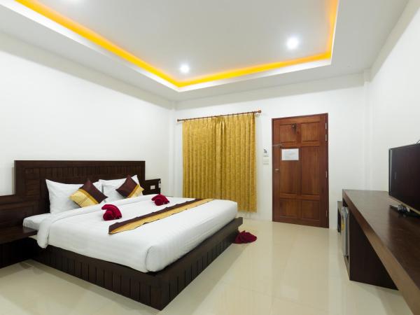 Sleep In Lanta Resort : photo 7 de la chambre chambre double - vue sur piscine
