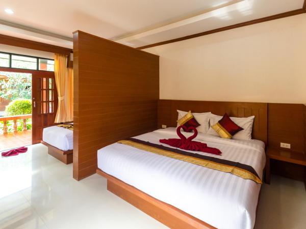 Sleep In Lanta Resort : photo 9 de la chambre chambre triple supérieure