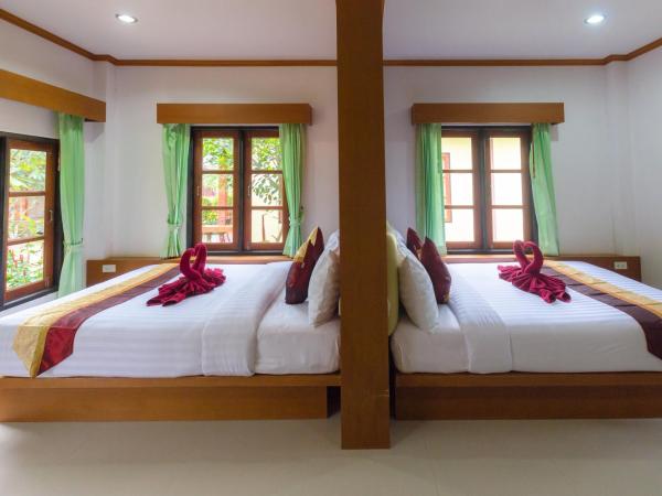 Sleep In Lanta Resort : photo 3 de la chambre chambre quadruple supérieure 