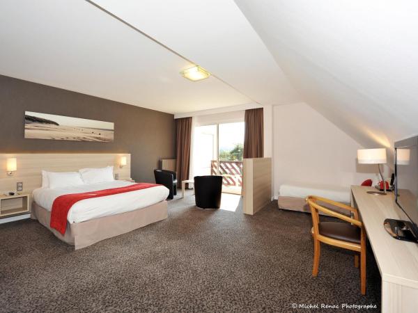 Best Western Plus Le Roof Vannes Bord de Mer : photo 4 de la chambre chambre familiale prestige avec balcon - vue sur mer