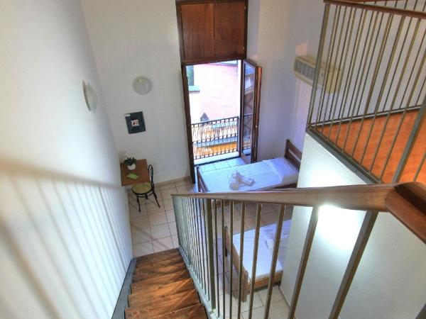 Hostel Marina : photo 4 de la chambre chambre triple