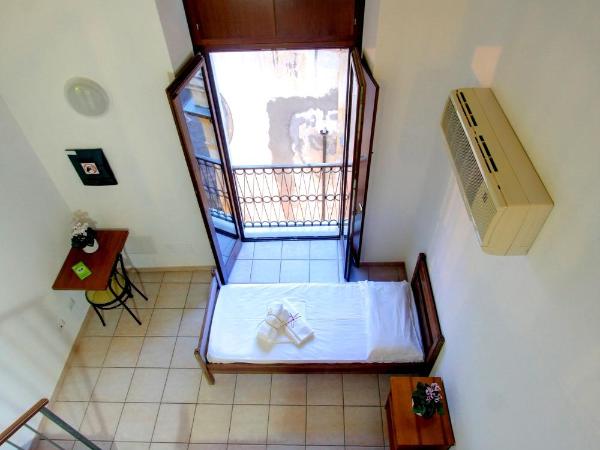 Hostel Marina : photo 2 de la chambre chambre triple