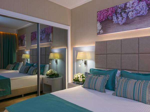 Asia Beach Resort & Spa Hotel : photo 2 de la chambre chambre double standard avec balcon