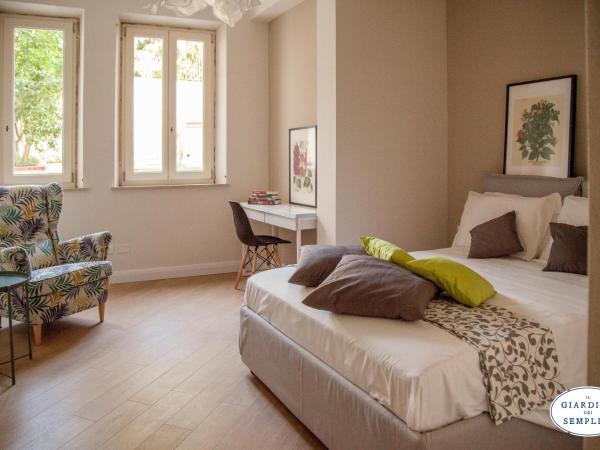 Il Giardino Dei Semplici : photo 10 de la chambre chambre lit king-size - vue sur jardin