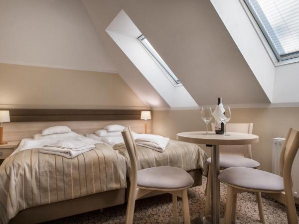 Hotel Cesarskie Ogrody : photo 2 de la chambre superior double room in villa building