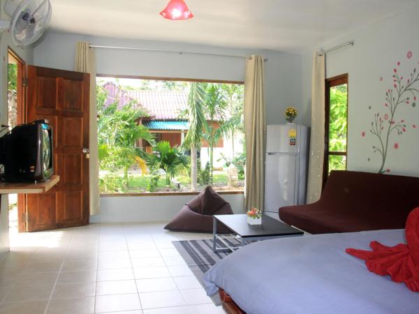 Tropical Paradise Leelawadee Resort : photo 3 de la chambre maison de vacances