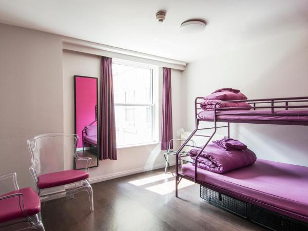 Safestay London Elephant & Castle : photo 3 de la chambre chambre triple avec salle de bains privative