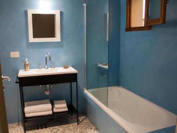 L'Adresse Hôtel Boutique : photo 6 de la chambre chambre double avec salle de bains privative