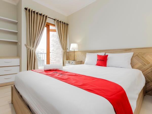 RedDoorz Premium near Ragunan Zoo 2 : photo 9 de la chambre chambre deluxe