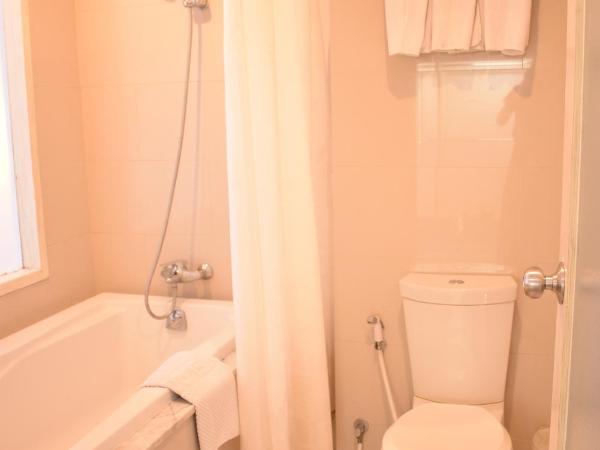 Trang Hotel Bangkok - SHA Plus : photo 10 de la chambre chambre triple deluxe