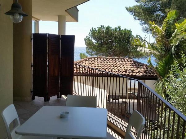 Taormina Villa Oasis Residence : photo 10 de la chambre appartement - vue sur jardin