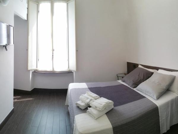 Centro Storico - Fermata MONTESANTO : photo 3 de la chambre grande chambre double