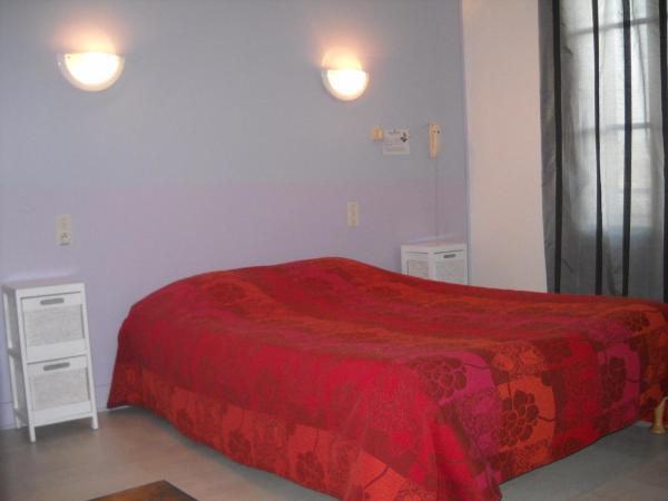 Hôtel du Commerce : photo 2 de la chambre chambre triple