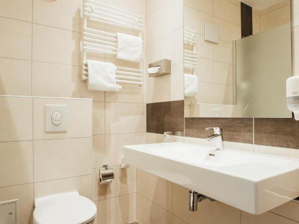 HK Hotel Düsseldorf City : photo 4 de la chambre chambre double standard