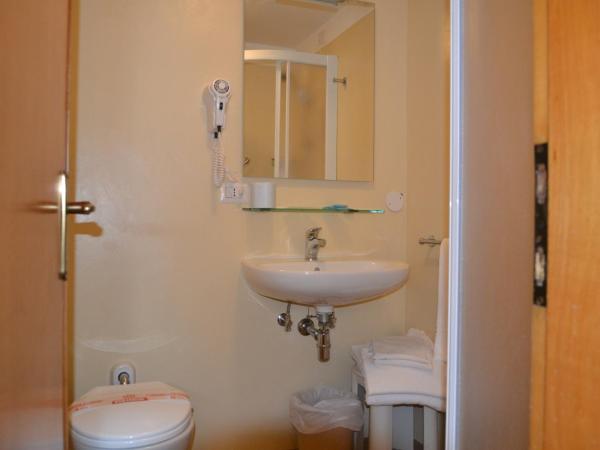 Hotel Canada : photo 1 de la chambre chambre simple