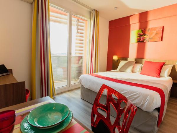 Appart-Hôtel Mer & Golf City Perpignan Centre : photo 1 de la chambre studio double confort avec balcon