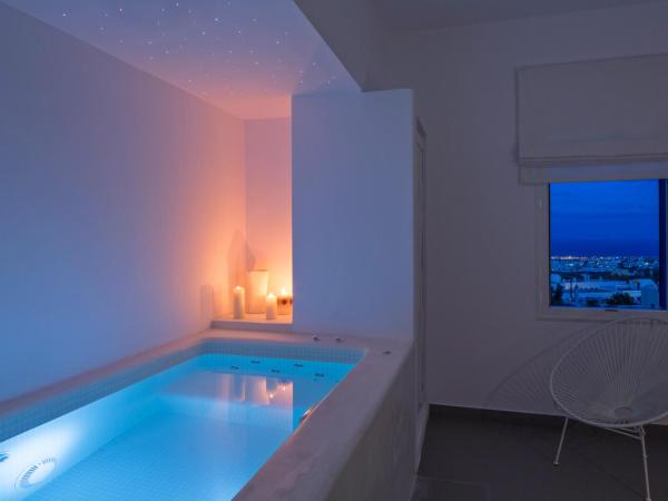 Loizos Stylish Residences : photo 2 de la chambre chambre lune de miel avec bain à remous