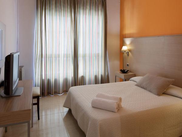 Hotel Alamo : photo 3 de la chambre chambre double ou lits jumeaux