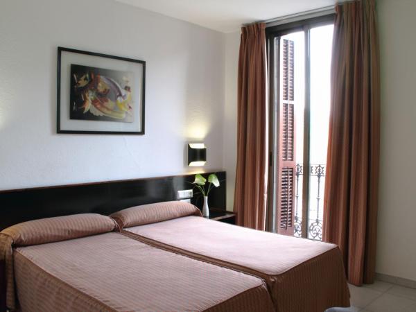 Hotel Monegal : photo 2 de la chambre chambre double avec balcon - vue sur montjüic