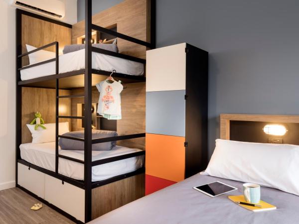Hostel G Perth : photo 8 de la chambre chambre quadruple avec salle de bains privative