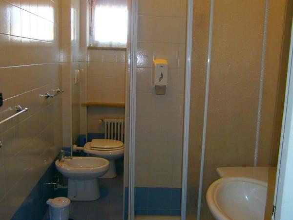 Albergo Guido Reni : photo 9 de la chambre chambre double ou lits jumeaux avec balcon