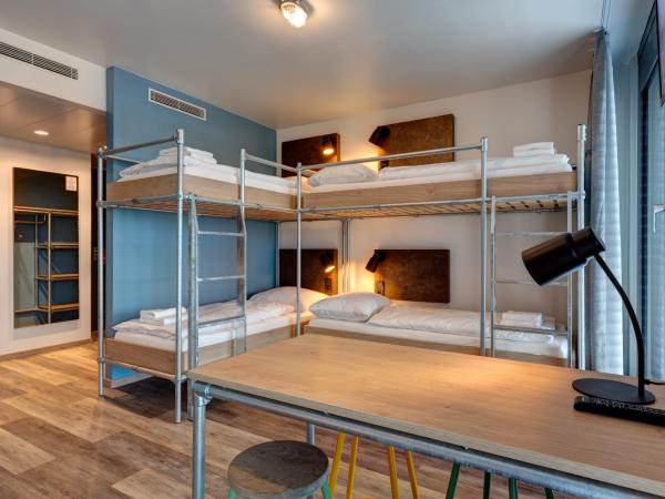 MEININGER Hotel Berlin Tiergarten : photo 3 de la chambre hébergement 6 lits